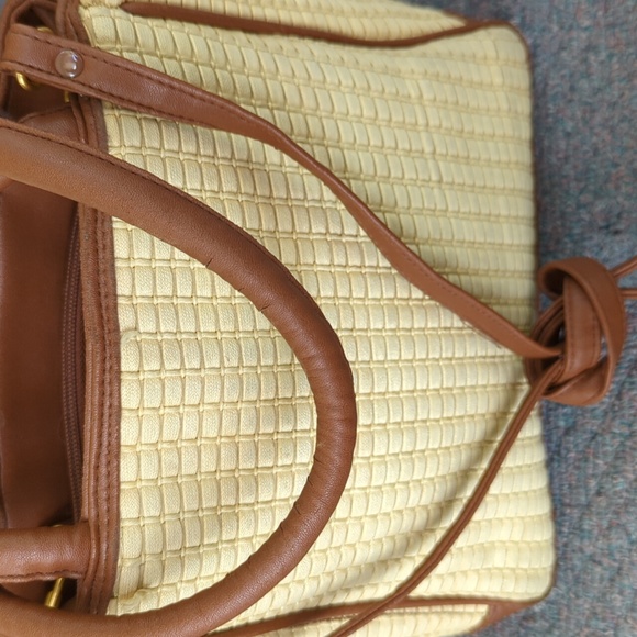 Purses - Picture 3 of 16